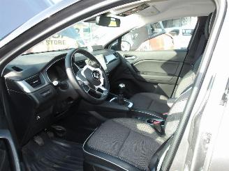 Renault Captur  picture 24