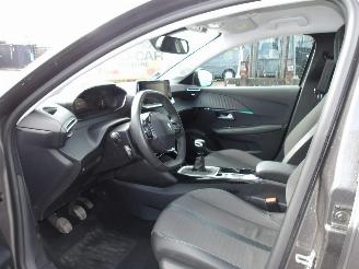 Peugeot 208 1.2 PURE TEC picture 16