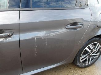 Peugeot 208 1.2 PURE TEC picture 9