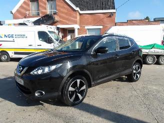 Vaurioauto  passenger cars Nissan Qashqai  2015/1