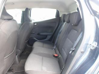 Renault Clio  picture 16