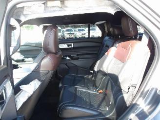 Ford Explorer PLATIMIUN picture 17
