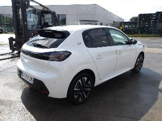 Peugeot 208  picture 4