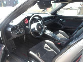 Porsche 911 GTS picture 2
