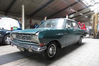 krockskadad bil auto Opel Rekord SEDAN UITVOERING, BENZINE 1966/6