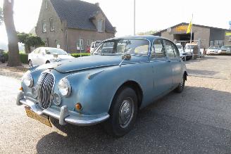 krockskadad bil auto Jaguar MK II 240 1968/7