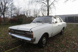 Voiture accidenté Opel Commodore 2.5 S AUTOMATIC 1971/3