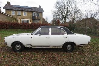 Opel Commodore 2.5 S AUTOMATIC picture 3