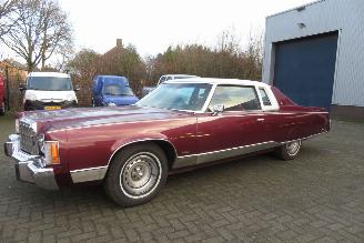 Chrysler New-yorker brougham V8 coupe, benzine + lpg picture 2