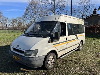 krockskadad bil auto Ford Transit /TOURNEO 2.0 TDDI KOMBI / PERSONENBUS PRIJS IS EXCL. BTW !!! 2002/6