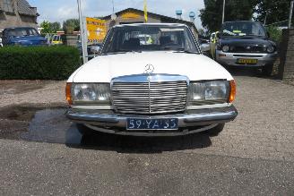 Mercedes 200-300D 200 DIESEL 123 TYPE SEDAN picture 18