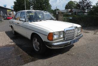 Mercedes 200-300D 200 DIESEL 123 TYPE SEDAN picture 12