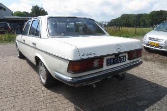 Mercedes 200-300D 200 DIESEL 123 TYPE SEDAN picture 4