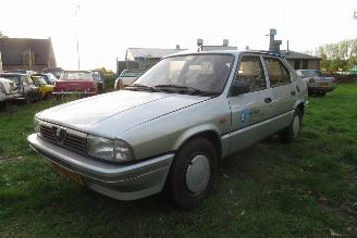 Coche accidentado Alfa Romeo 33 1.5 BENZINE OP GRIJS KENTEKEN !! UNIEK 1985/1