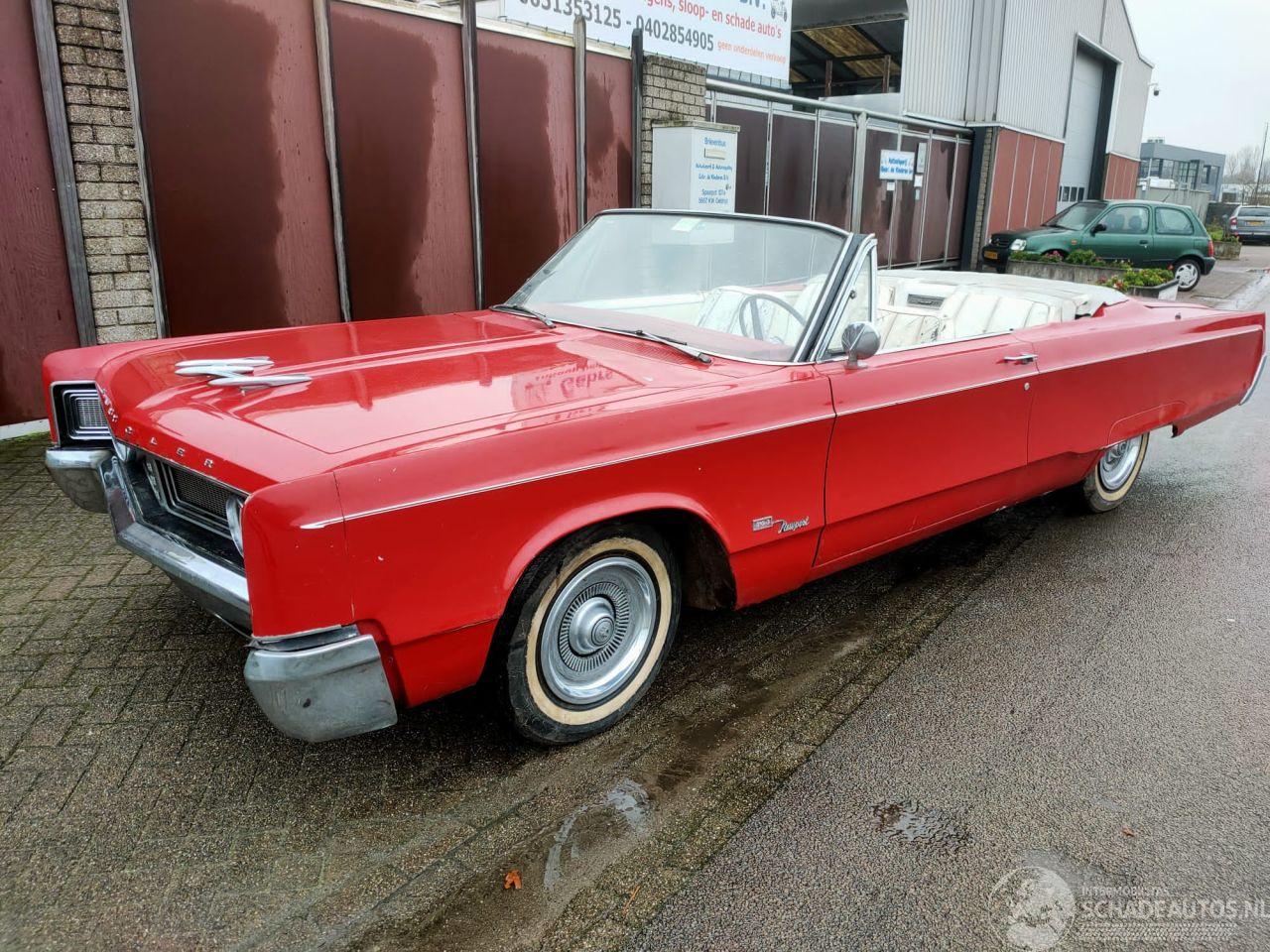 Chrysler Newport V8 440CI MOTOR CABRIOLET (WAS ORIGINEEL EEN COUPE)