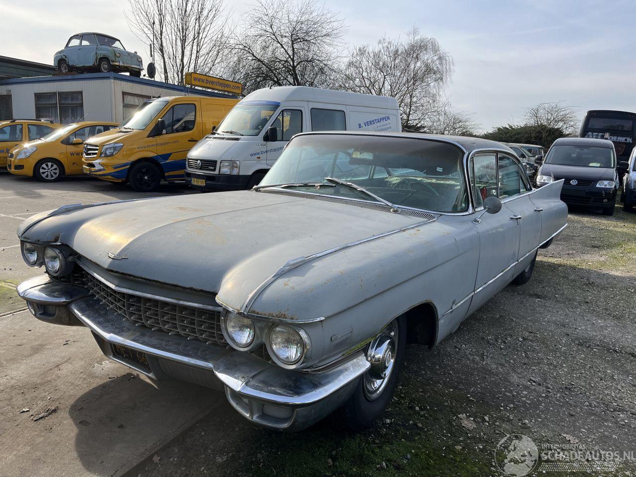 Cadillac Fleetwood V8 6400cc sedan