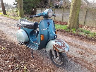 Vespa  125 cc klassieke motorfiets voor restauratie picture 61