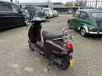 Piaggio  VESPA LX 50 BROMSCOOTER picture 3