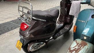 Piaggio  VESPA LX 50 BROMSCOOTER picture 18