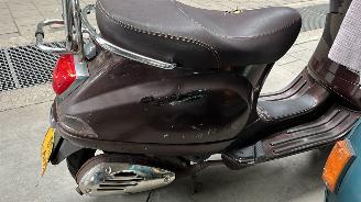 Piaggio  VESPA LX 50 BROMSCOOTER picture 20