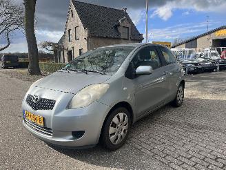 uszkodzony samochody osobowe Toyota Yaris 1.3 16v VVT-i Linea Terra AIRCO 2007/4