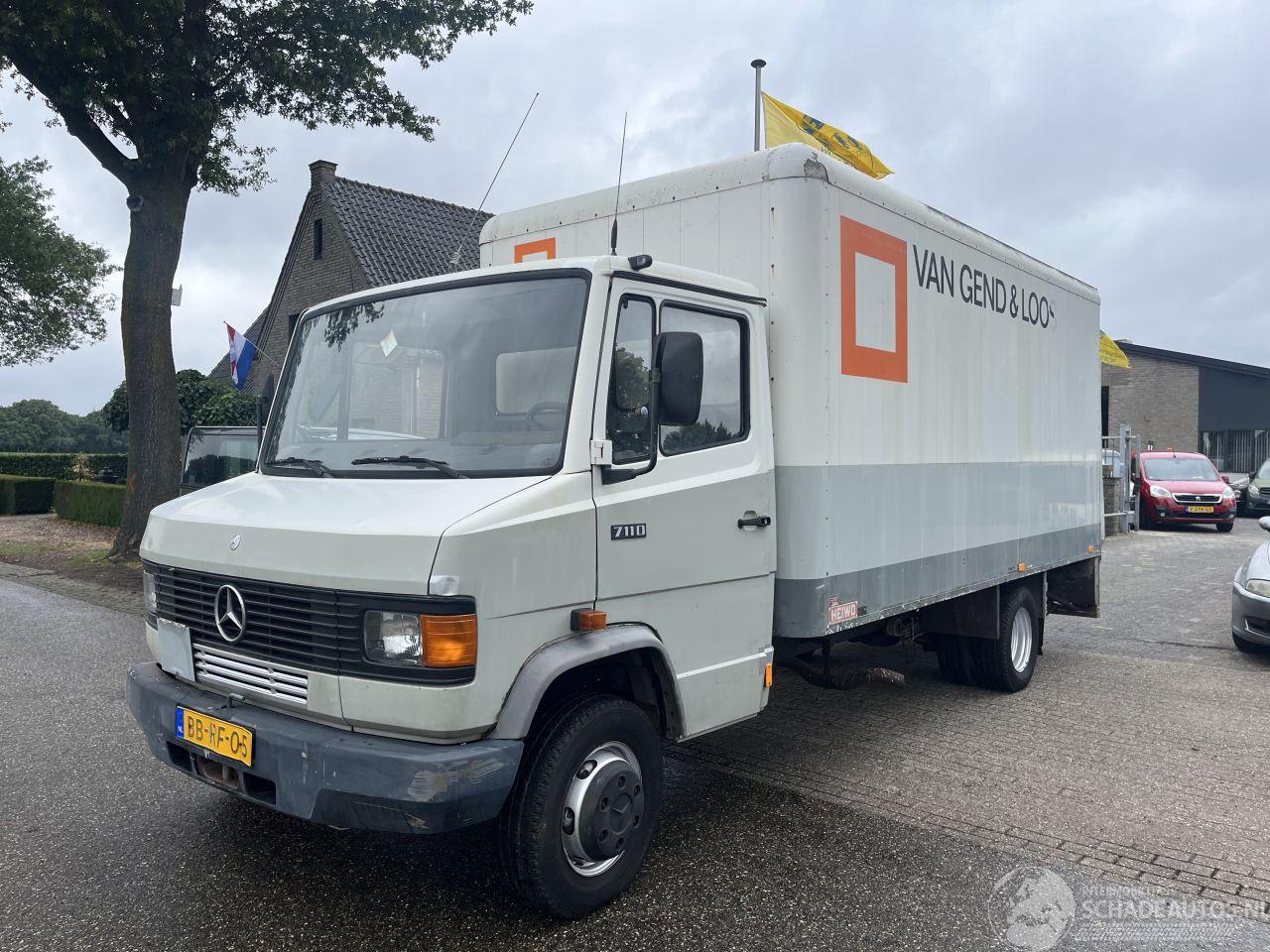 Mercedes Overige 711 D BAKWAGEN MET HYDR. LAADKLEP