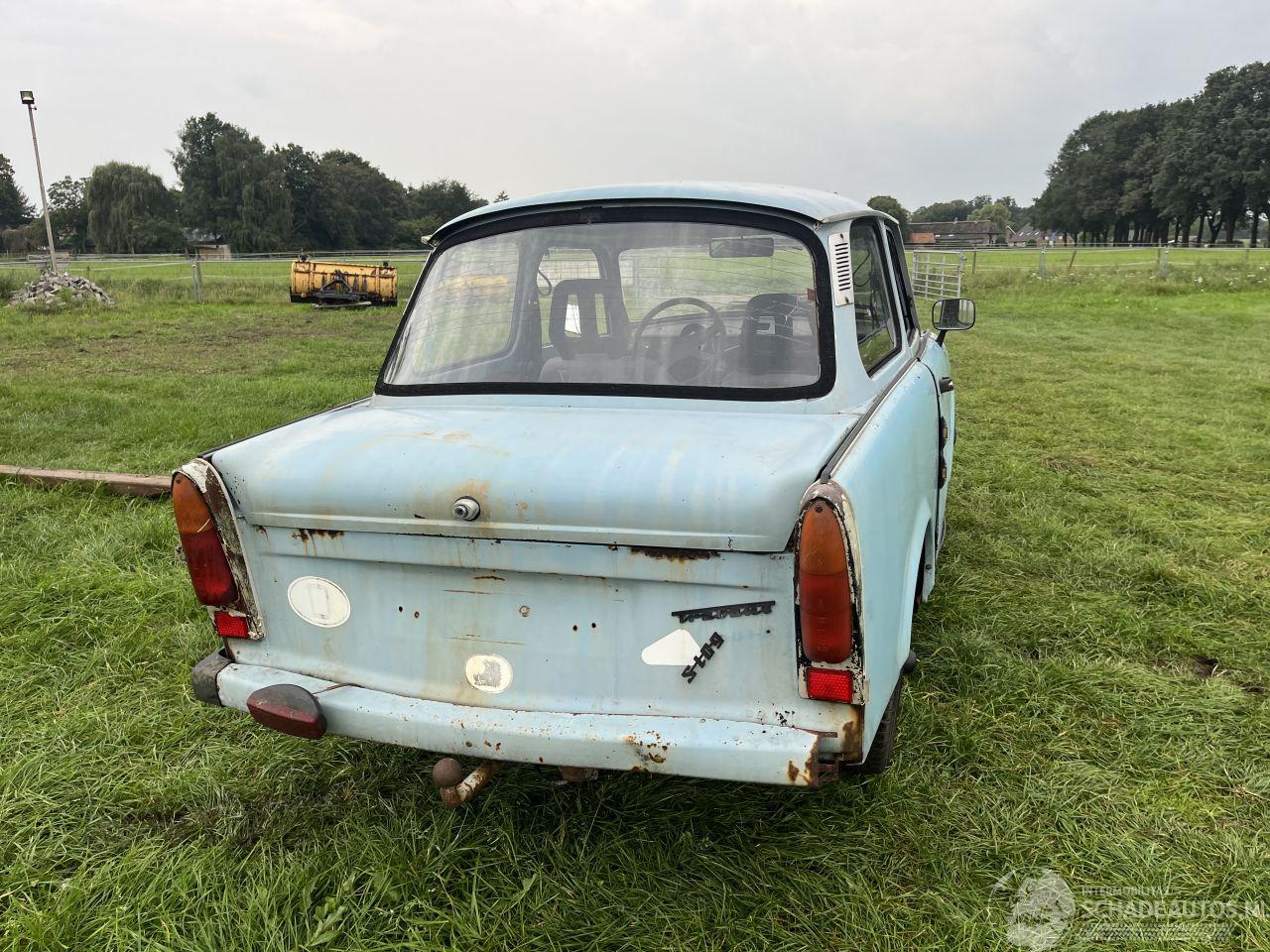 schade Trabant P 601 OPKNAPPER / RESTAURATIE PROJECT - schadeautos.nl