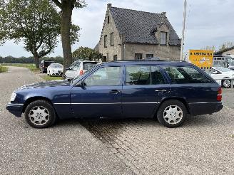 Mercedes 200-280 E280 ELEGANCE 7 PERSOONS UITVOERING, AIRCO, PRIJS IS INCL. BTW !!! picture 3