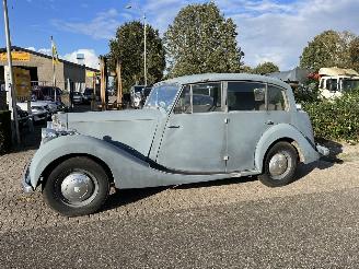 Triumph Renown 2 LITRE SALOON picture 3