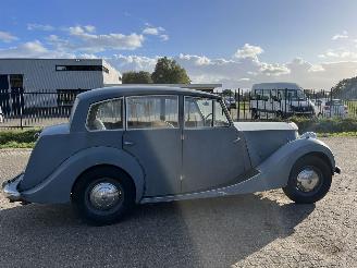 Triumph Renown 2 LITRE SALOON picture 10