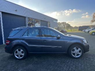 Mercedes ML 350 CDI 4MATIC GEEL KENTEKEN picture 21