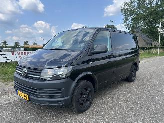 Volkswagen Transporter 2.0 TDI L1/H1 AIRCO 75 KW picture 2