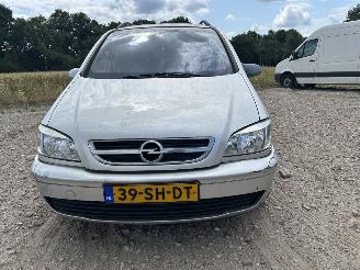 Opel Zafira -A 2.0-16V DTi Comf Navigator 7 PERSOONS UITVOERING picture 11