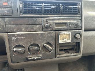 Volkswagen Transporter 2.4 D SYNCRO 4X4 DUBBELE CABINE OPEN LAADBAK picture 11