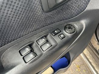 Hyundai Tucson 2.0 I 2WD AIRCO picture 6