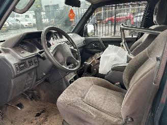 Mitsubishi Pajero 2.5 GLX HIGHROOF AIRCO 4X4, 4WD picture 6