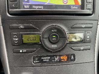 Toyota Auris 1.8 Full Hybrid Business picture 13