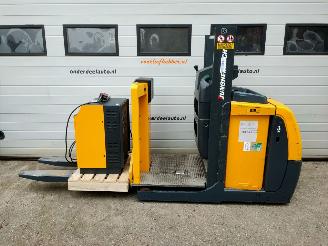 Jungheinrich  EKS110 elektrische order picker picture 2