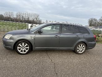 Toyota Avensis 2.2 D-4D D-CAT WAGON LINEA LUNA  PRIJS IS INCL. BTW !!!! picture 3