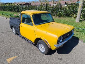 Coche accidentado Mini Clubman bloembak voor reclame en of decoratie 1979/1