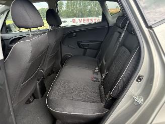 Kia Venga 1.4 CVVT Plus Pack NAVIGATIE, AIRCO, CAMERA ENZ picture 13