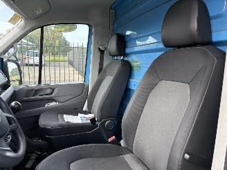Volkswagen Crafter 35 2.0 TDI L4 BAKWAGEN MET DEUREN, MOTORSCHADE ! picture 6