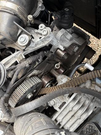 Volkswagen Crafter 35 2.0 TDI L4 BAKWAGEN MET DEUREN, MOTORSCHADE ! picture 20