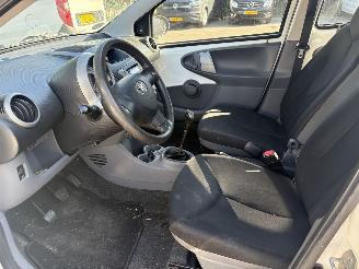 Toyota Aygo 1.0 5 deurs, airco picture 5