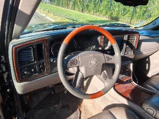 Cadillac Escalade V8 6.0 benzine + lpg 4 wheel drive picture 4