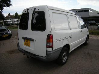 Nissan Vanette CARGO 2.3 D GESLOTEN BESTEL MET AIRCO + L + R SCHUIFDEUR picture 7