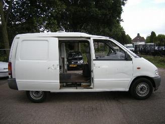 Nissan Vanette CARGO 2.3 D GESLOTEN BESTEL MET AIRCO + L + R SCHUIFDEUR picture 9