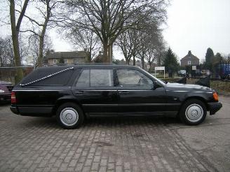 Mercedes E-klasse 200 D BEGRAFENISAUTO ORIGINELE HUISKAMP UITVOERING EXTRA VERLENGD picture 8