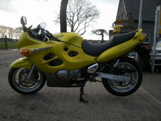 Suzuki GSX 600 F SUPER SPORT DOHC 16 VALVE MET ORIGINEEL 9.734 KM !!!!!!!!!!!!! picture 3