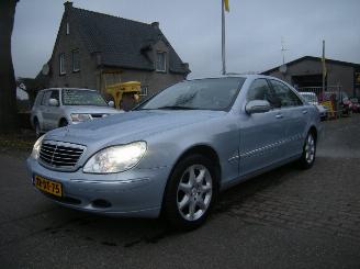 damaged passenger cars Mercedes S-klasse 3.2 S-320 18_V (220.065; 220.165) FULL OPTIONS !!!! MET MAAR 234.035 KM 1999/1